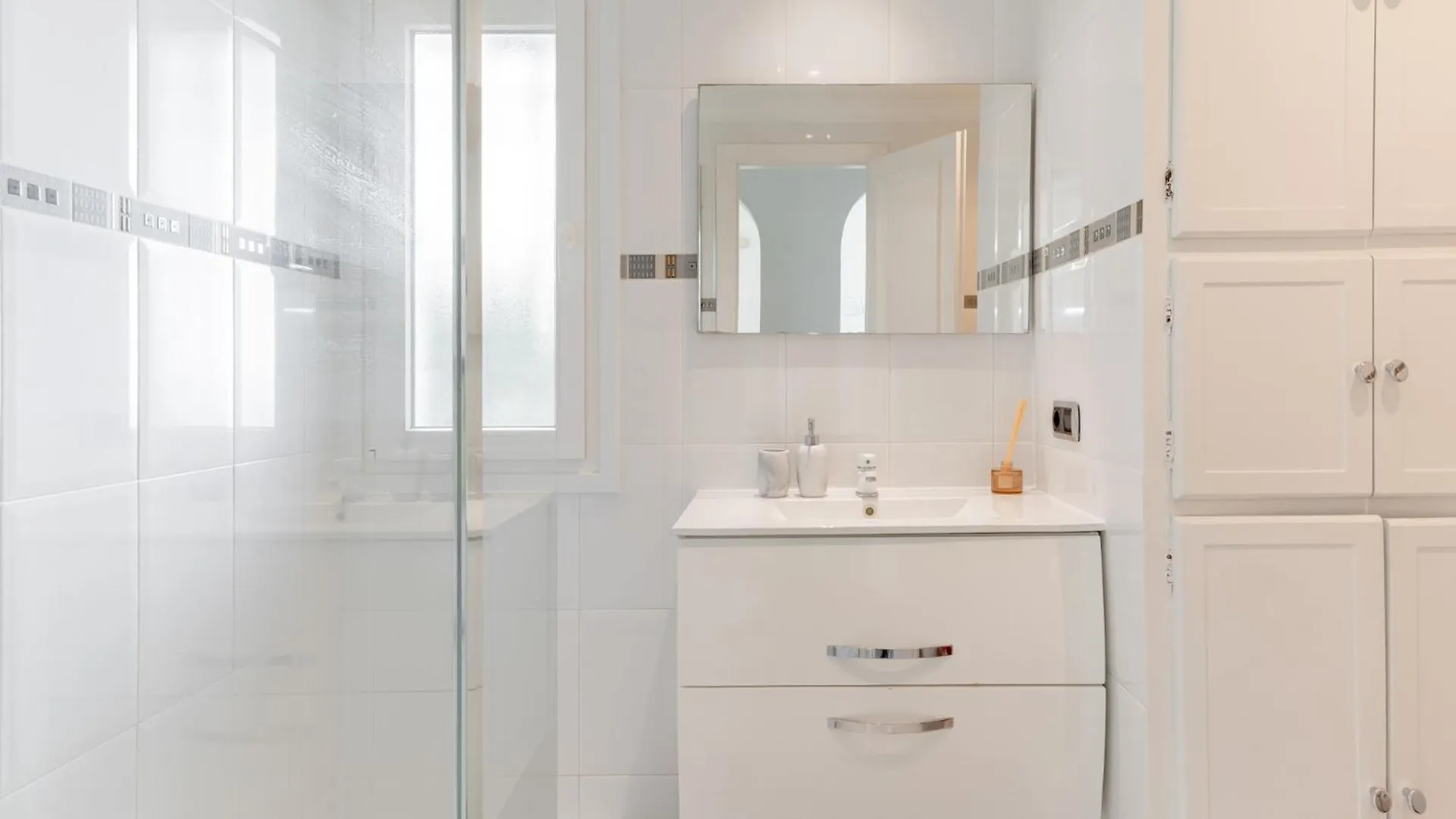 Elegant Apartment In Miraflores لا كالا ذي ميخاس إسبانيا