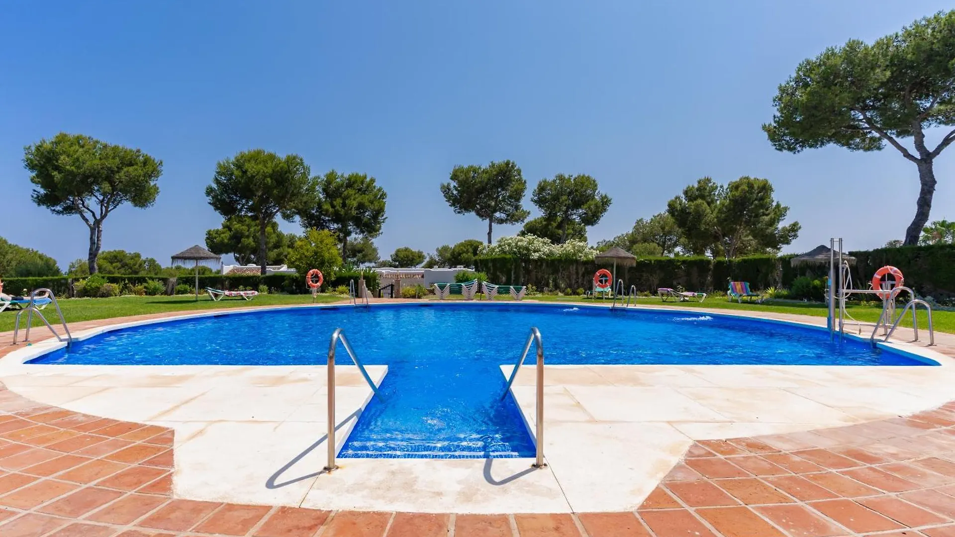 Elegant Apartment In Miraflores La Cala De Mijas