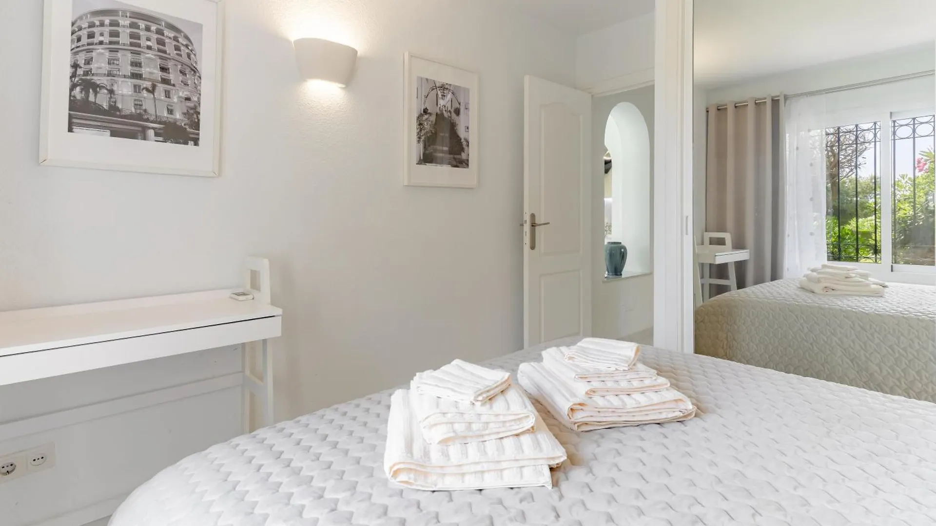 Elegant Apartment In Miraflores La Cala De Mijas